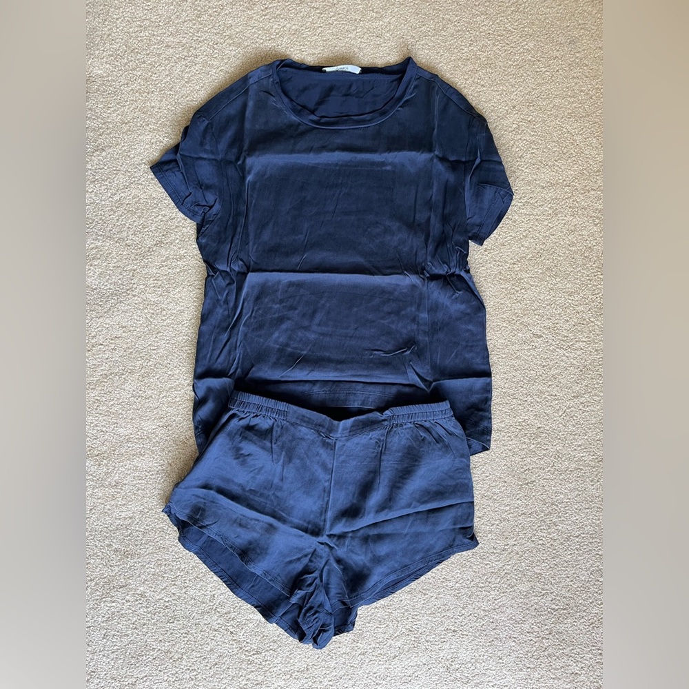Quince Washable Silk pj set sz S/M (top/bottom)
